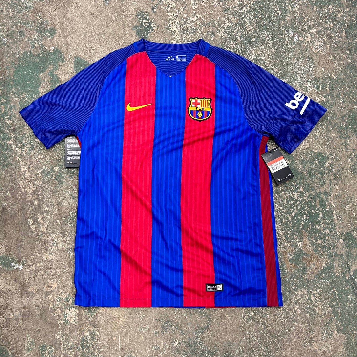 FC Barcelona Home 16/17 Luis Suarez (L) NEW