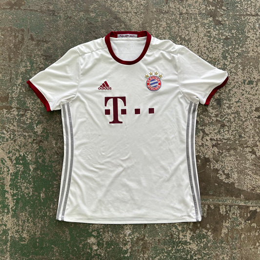 FC Bayern München 3rd 16/17 (L)
